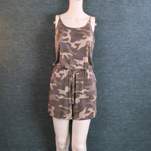 For Kitty Rescue! Camouflage Spaghetti Strap Romper - Picture 1 of 12